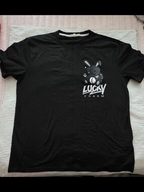 Lucky Charm Men's Black Graphic Short Sleeve Tee